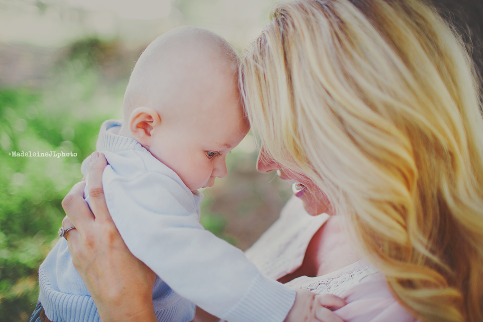 Tustin Orange County family session in park. Cedar Grove Park Tustin California session